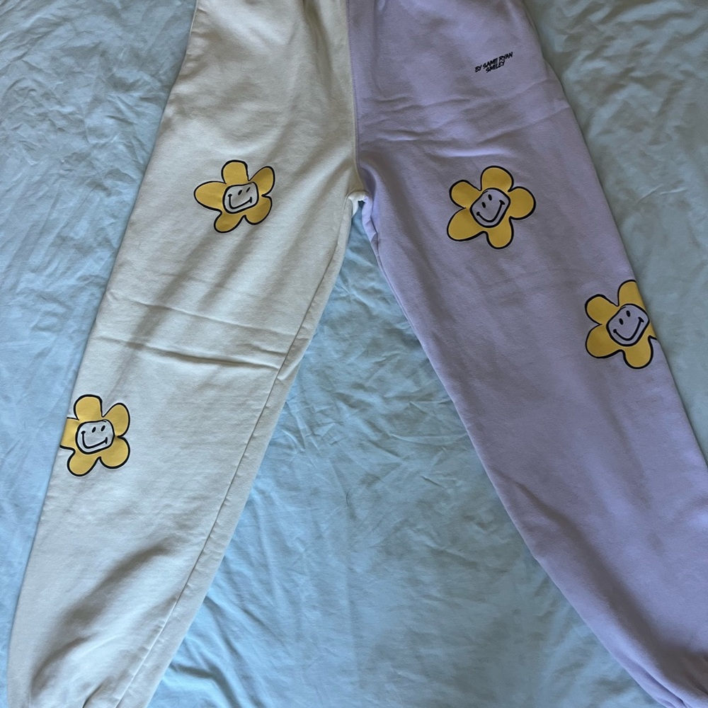 By Samii Ryan Smiley sweatpants